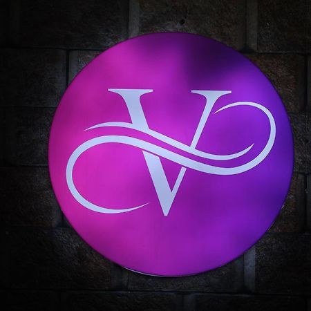 Vovo Premier Hotel Bangalore Bagian luar foto