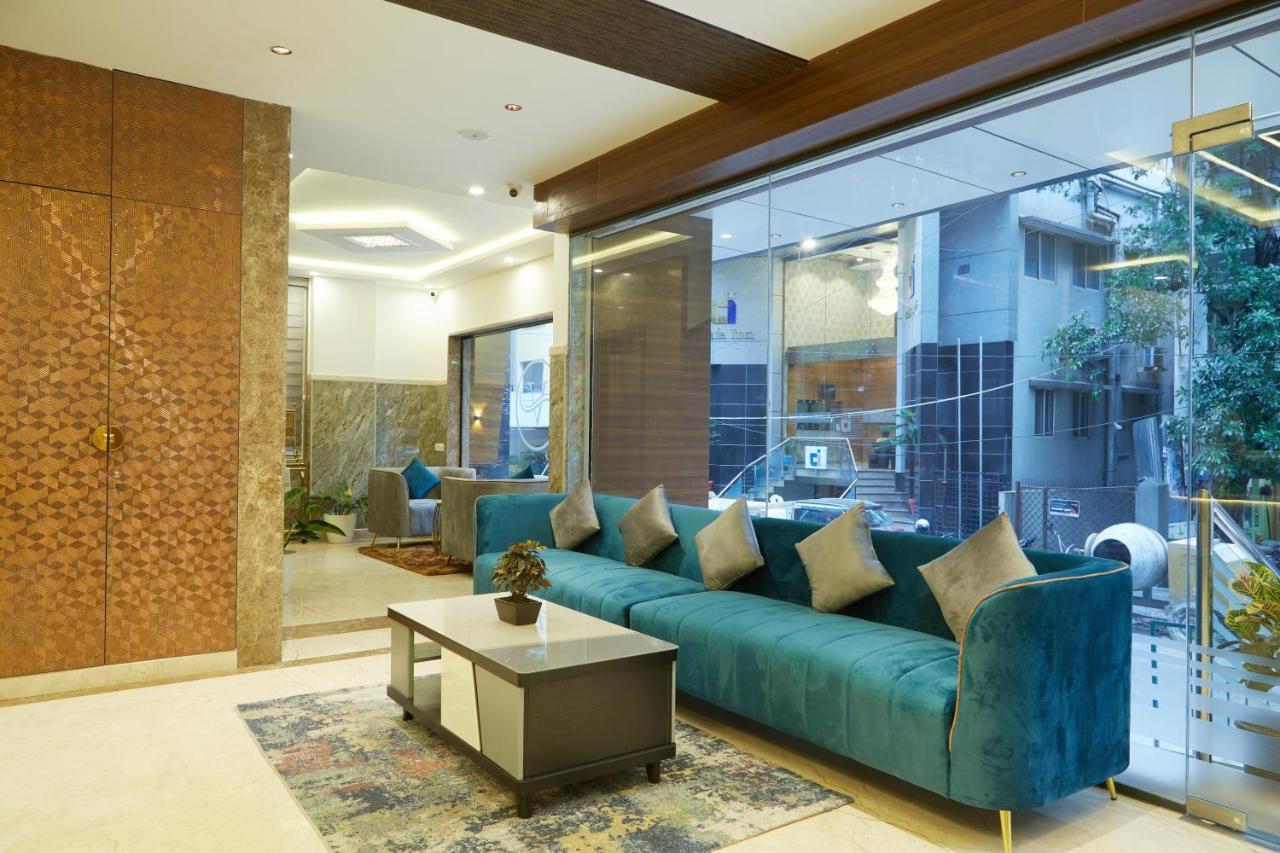 Vovo Premier Hotel Bangalore Bagian luar foto