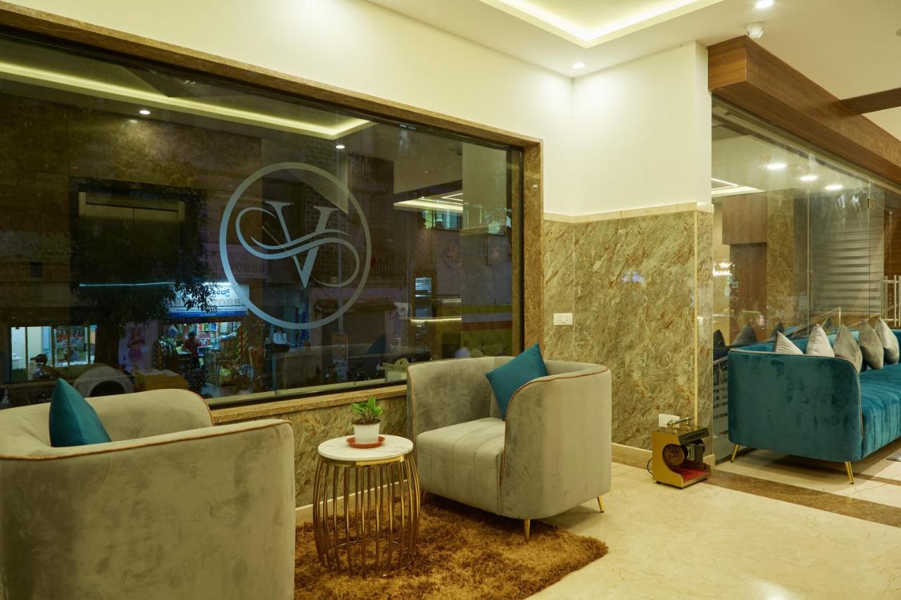 Vovo Premier Hotel Bangalore Bagian luar foto